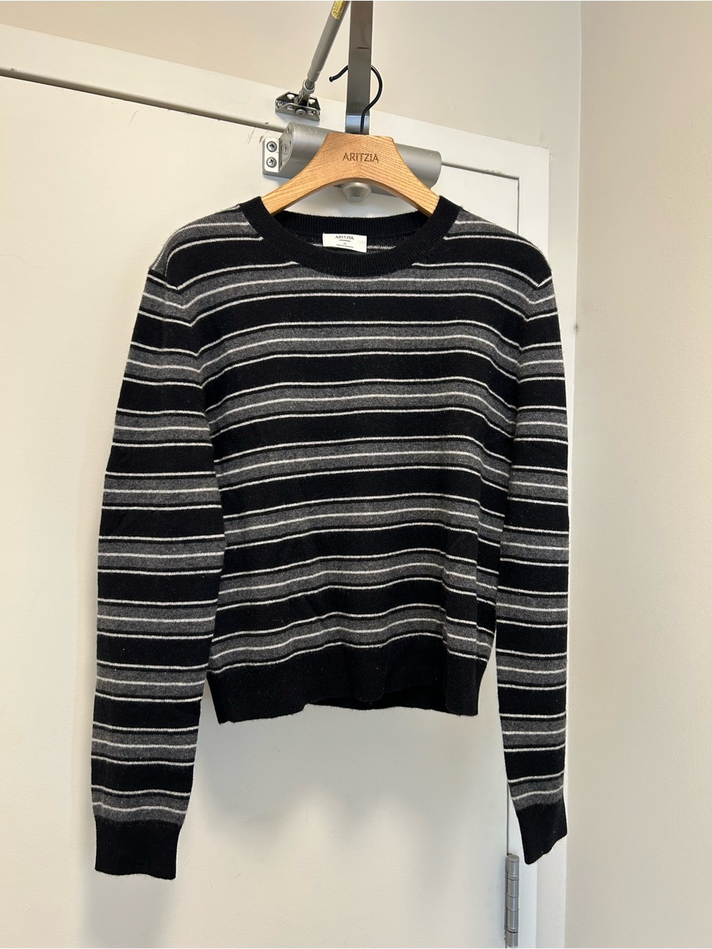 Aritzia Bare Cashmere Bloor Sweater | M